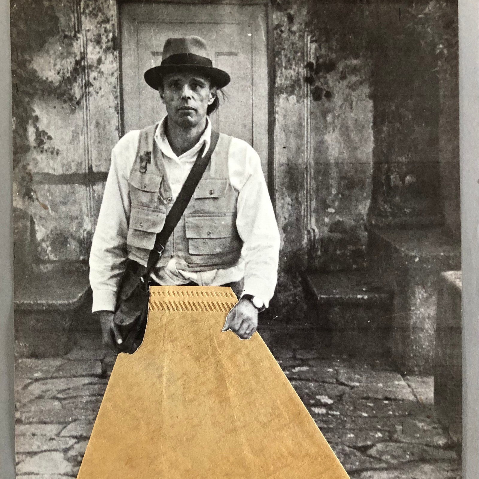 Expositie: Used coffee filter mail art project @ NO ART FASHION