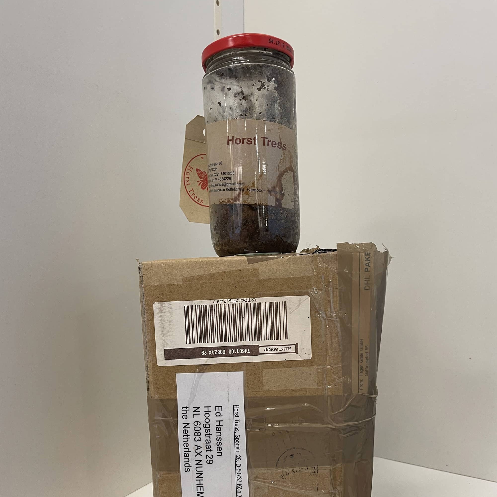 Expositie: Used coffee filter mail art project @ NO ART FASHION